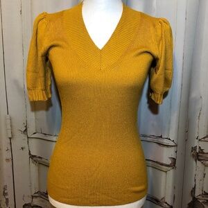 NWT! Ann Taylor Factory Gold Ribbed V-Neck Puff Sleeve Sweater Tee - Size Small